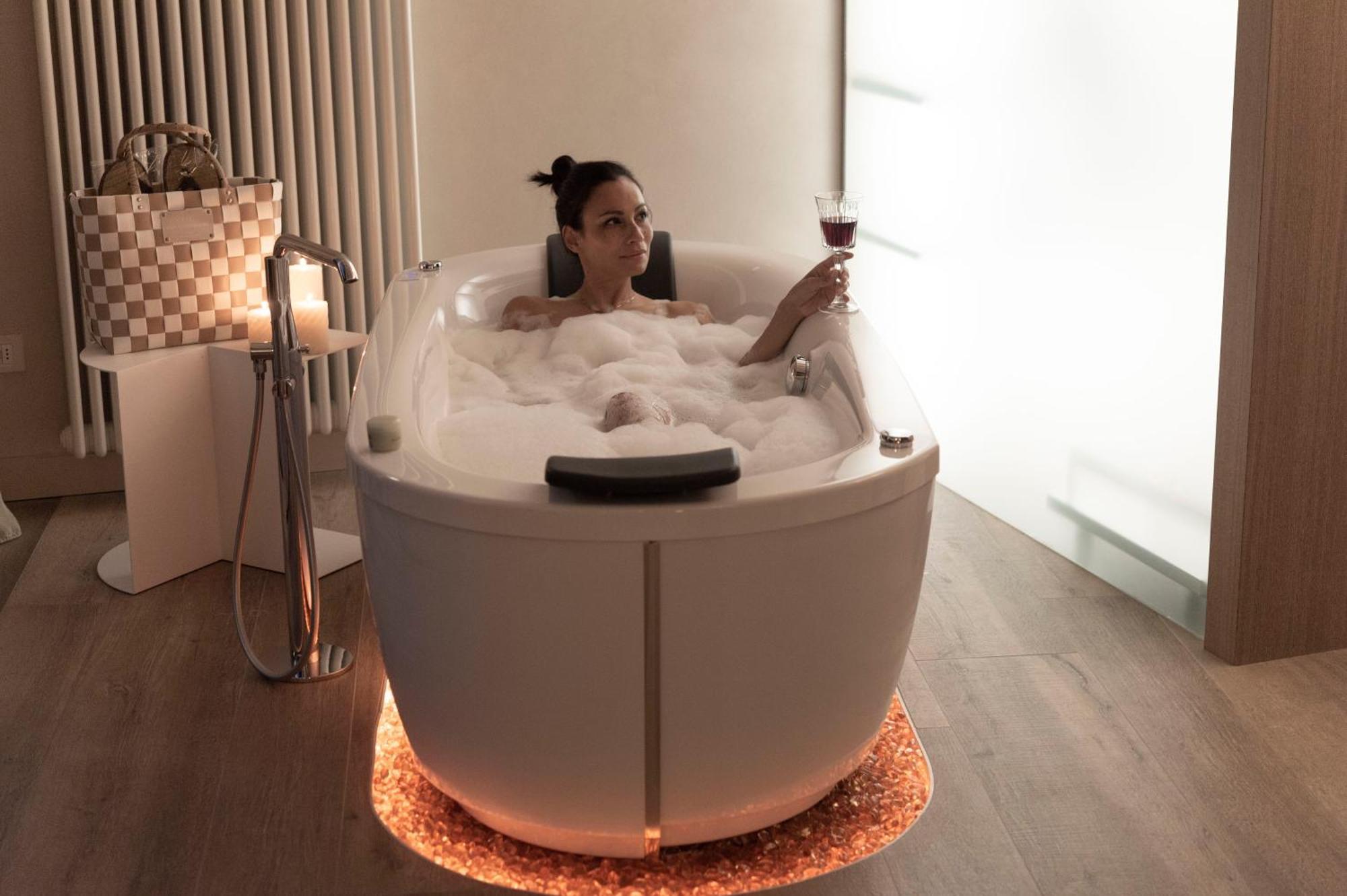 San Colombano Suites Bardolino Exteriör bild