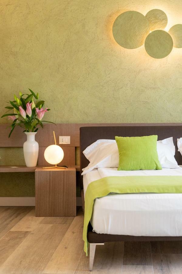 San Colombano Suites Bardolino Exteriör bild
